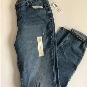 {old navy}•Mid-rise Curvy Skinny  Jeans